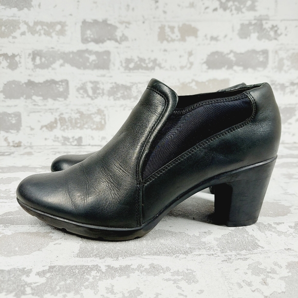 Clarks Shoes Clarks Womens Emily Amelia Pump Black Leather Heeled